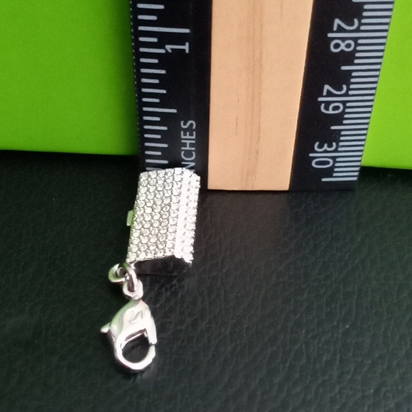 SWAROVSKI CLUTCH CHARM - Picture 7 of 7